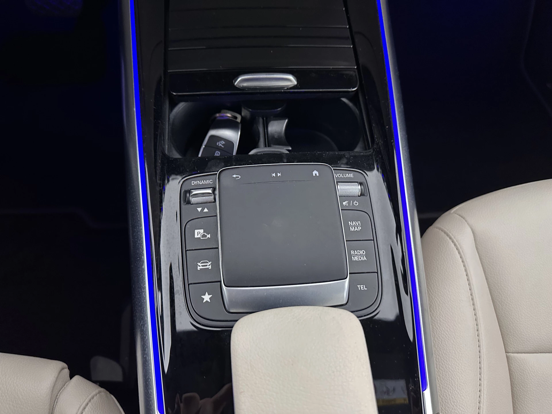 Hoofdafbeelding Mercedes-Benz EQA