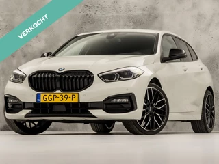 BMW 1 Serie 118i High Executive Automaat (APPLE CARPLAY, DEALER ONDERHOUDEN, GROOT NAVI, STUUR/STOELVERWARMING, SPORTSTOELEN, PARKEERSENSOREN, GETINT GLAS, CRUISE, NIEUWSTAAT)