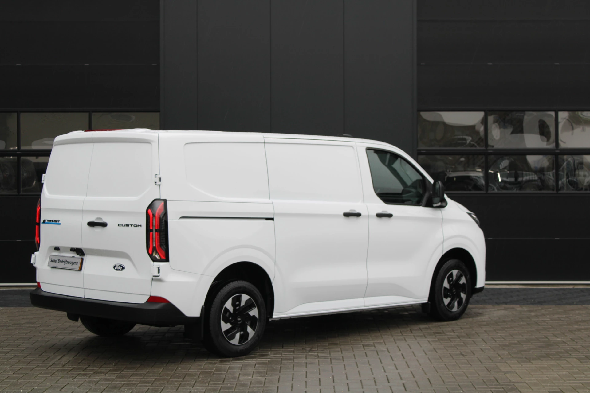 Hoofdafbeelding Ford E-Transit Custom