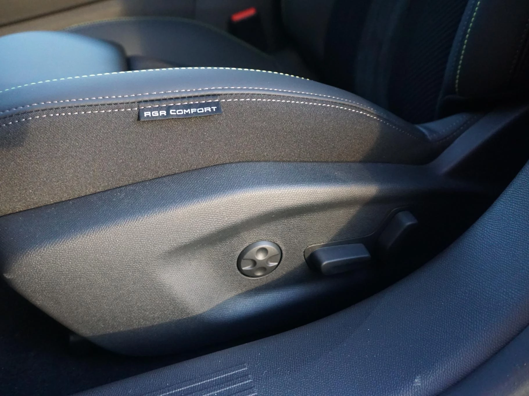 Hoofdafbeelding Peugeot e-308