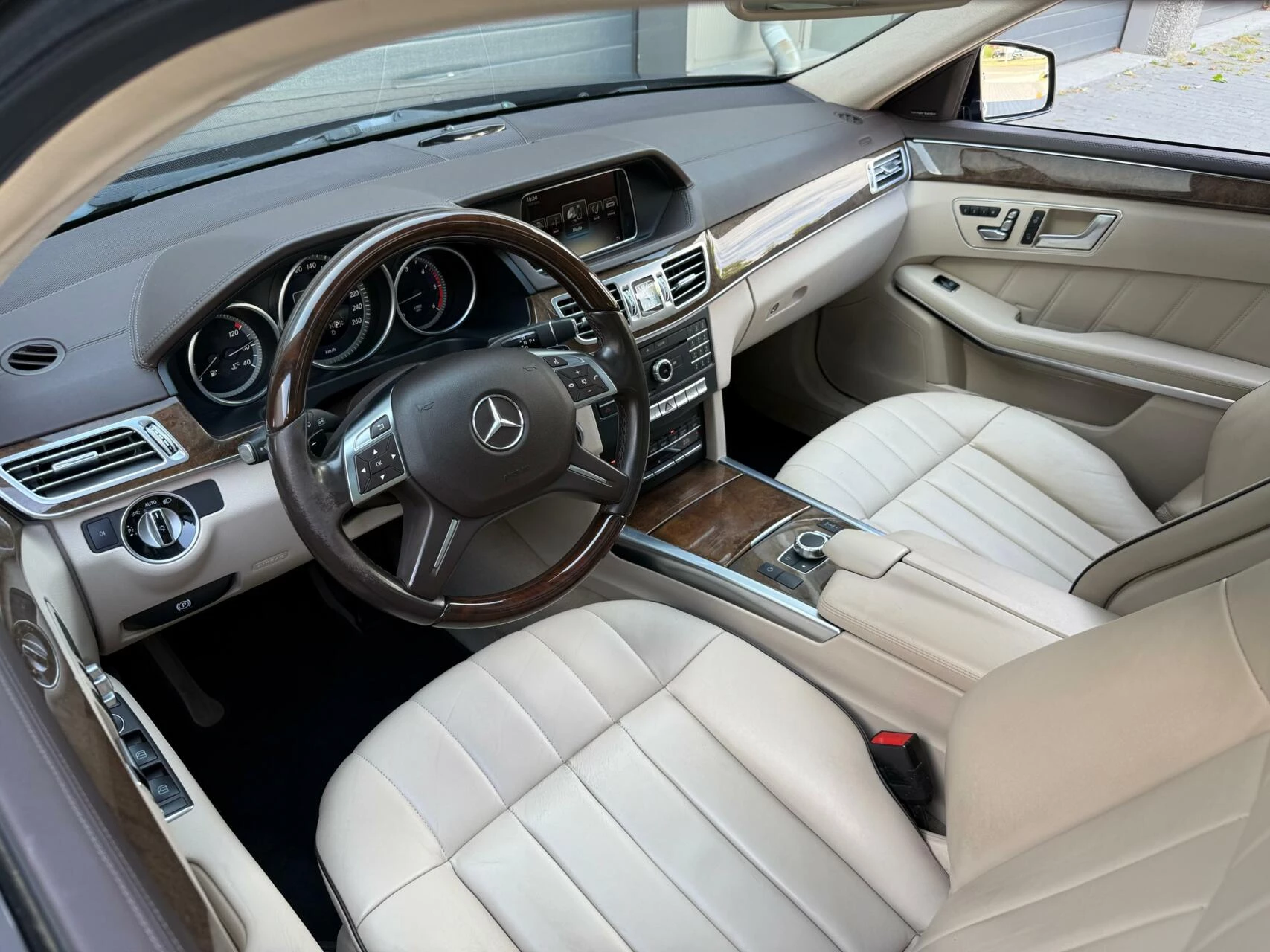 Hoofdafbeelding Mercedes-Benz E-Klasse