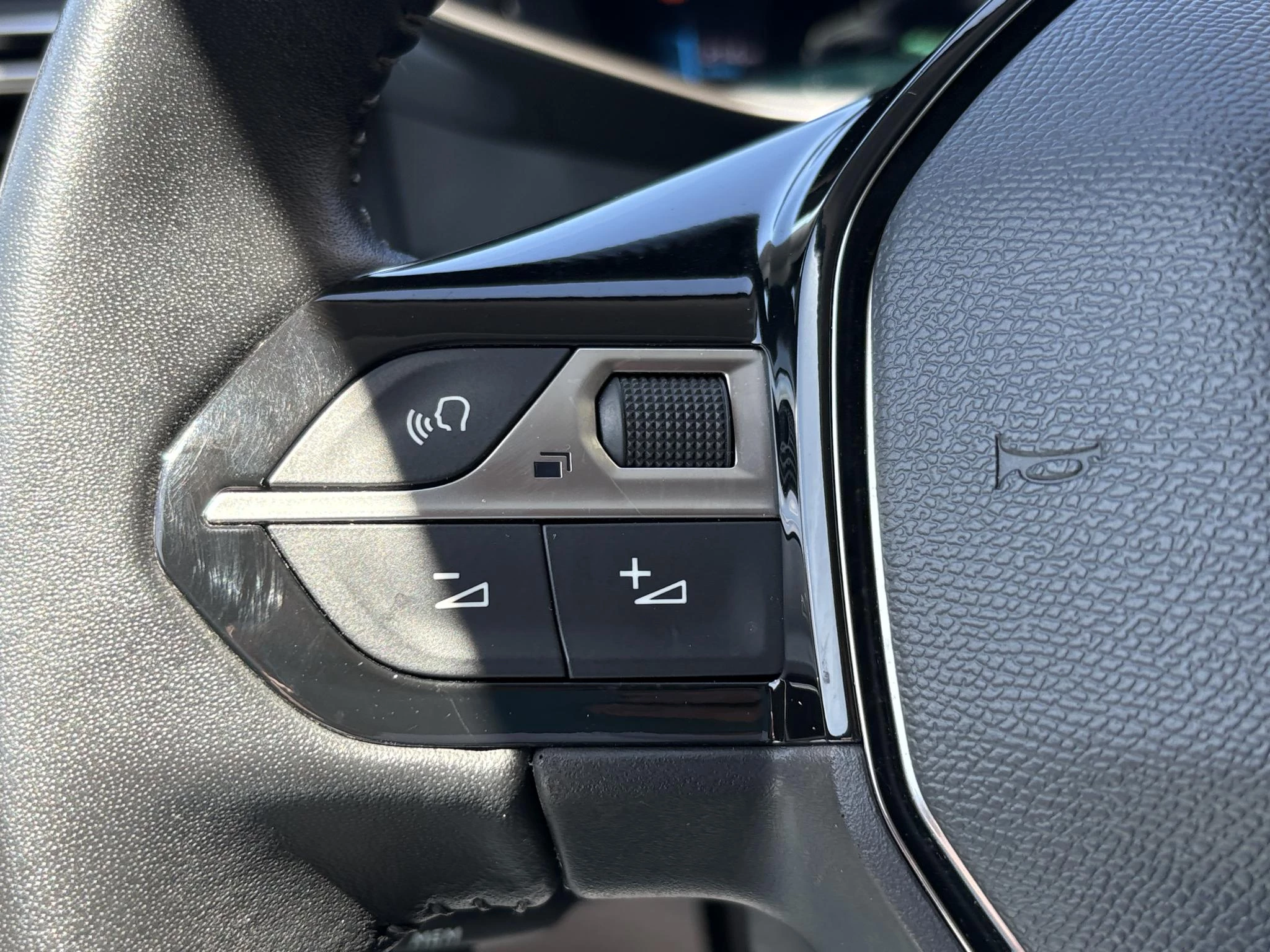 Hoofdafbeelding Peugeot e-2008