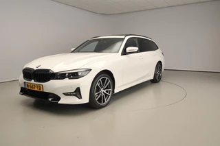 BMW 3 Serie Touring 318i Business Edition | Sport Line| Panoramadak | Trekhaak | HiFi
