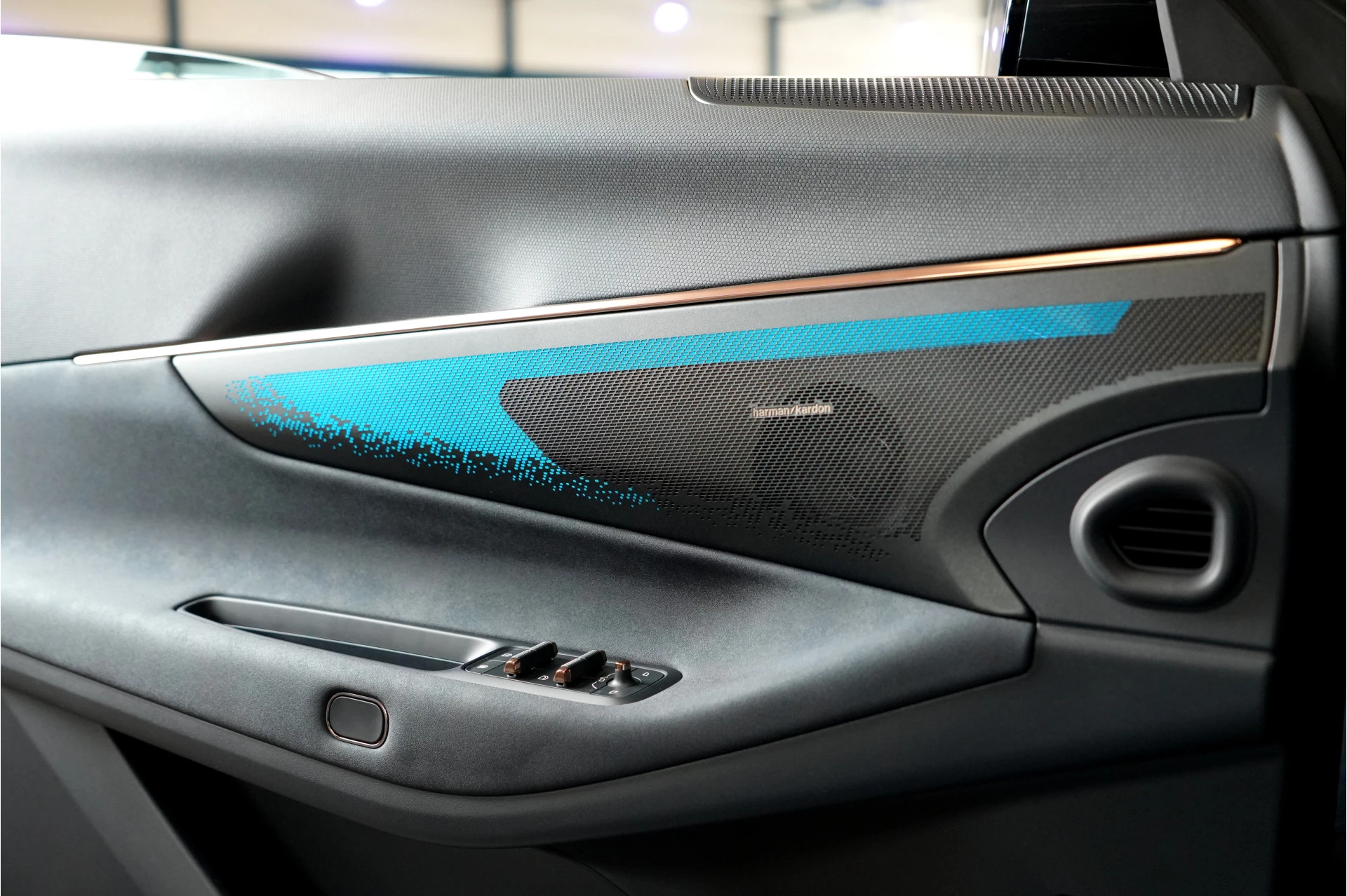 Hoofdafbeelding Lynk & Co 08