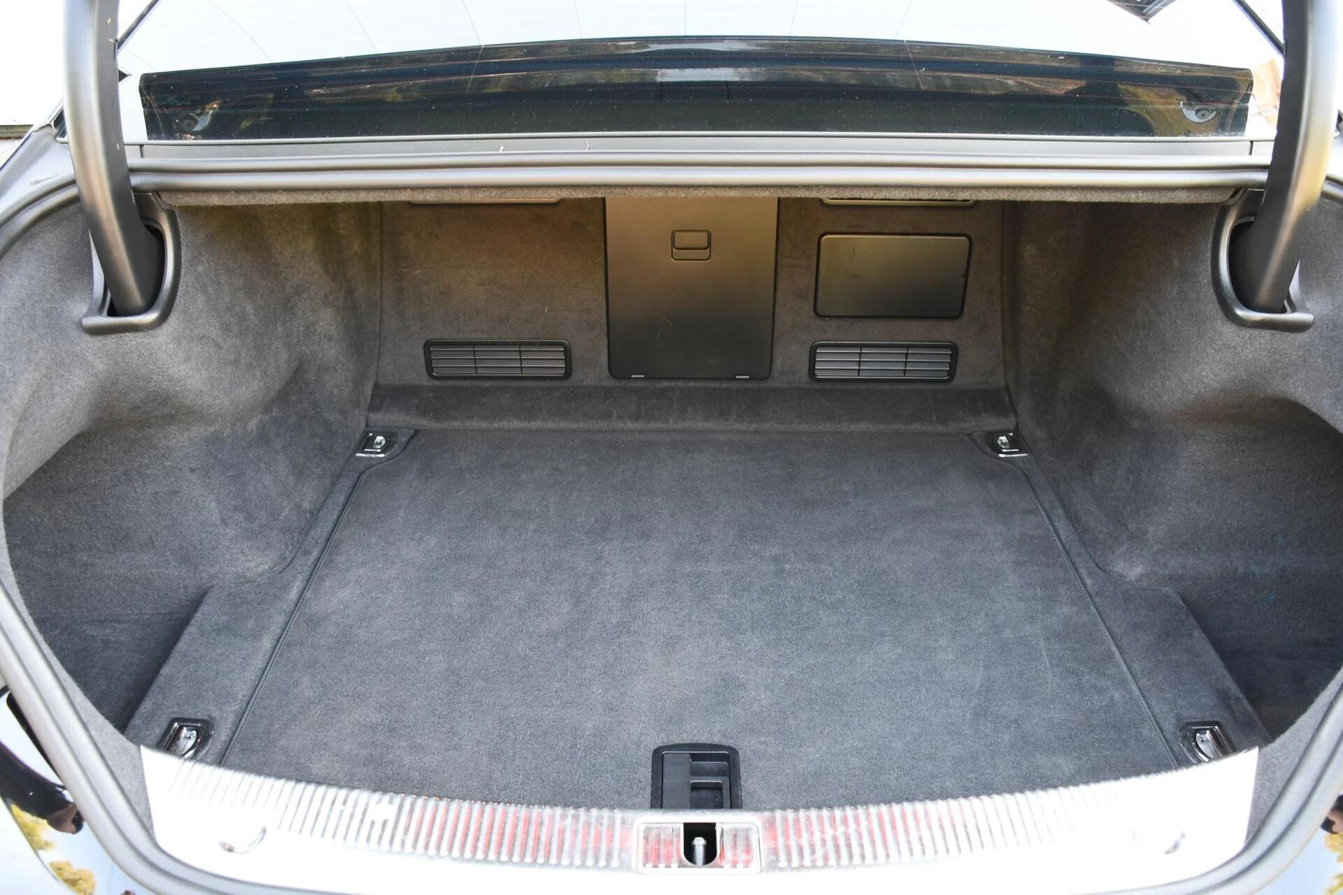 Hoofdafbeelding Audi S8