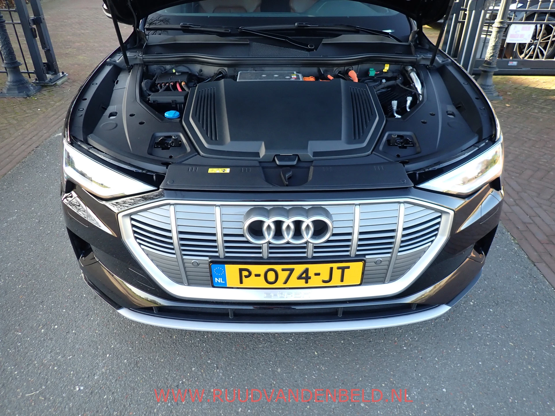 Hoofdafbeelding Audi e-tron