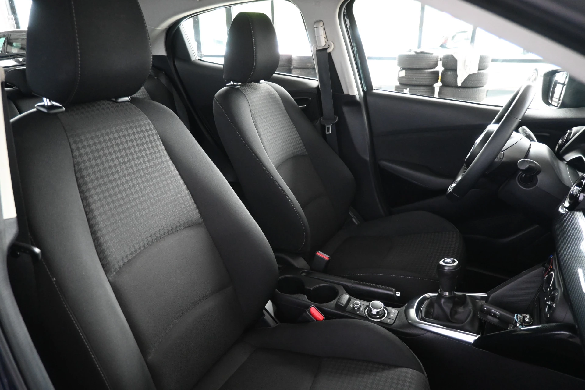 Hoofdafbeelding Mazda 2