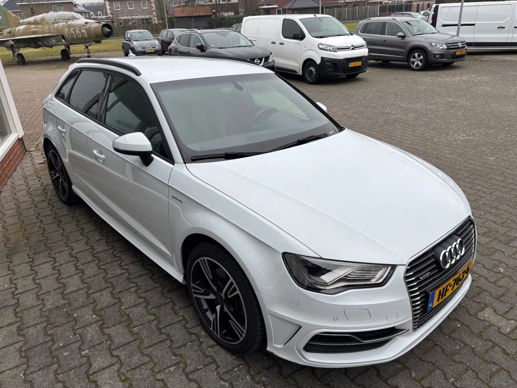 Hoofdafbeelding Audi e-tron