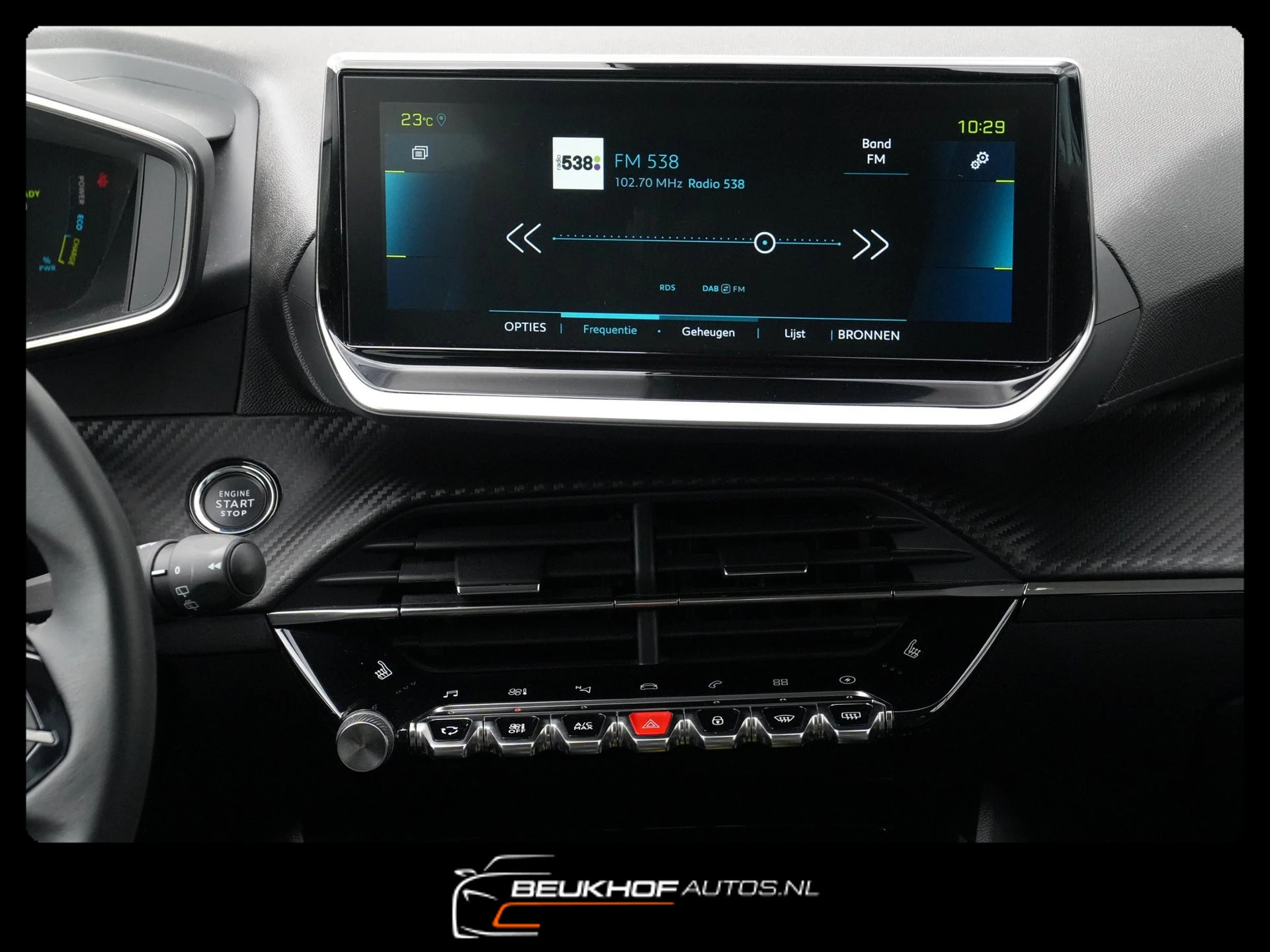 Hoofdafbeelding Peugeot e-2008