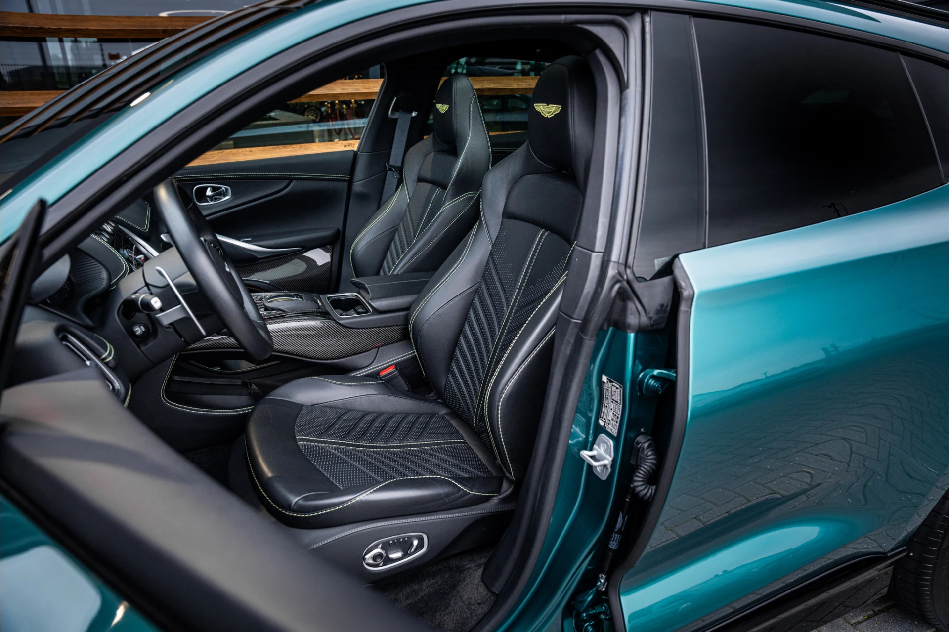 Hoofdafbeelding Aston Martin DBX