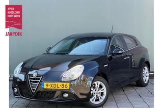 Hoofdafbeelding Alfa Romeo Giulietta Alfa Romeo Giulietta BWJ 2014 | 1.4 T 170PK Distinctive Lusso AUTOMAAT | CLIMA | NAVI | CRUISE | PDC | LICHTMETAAL |