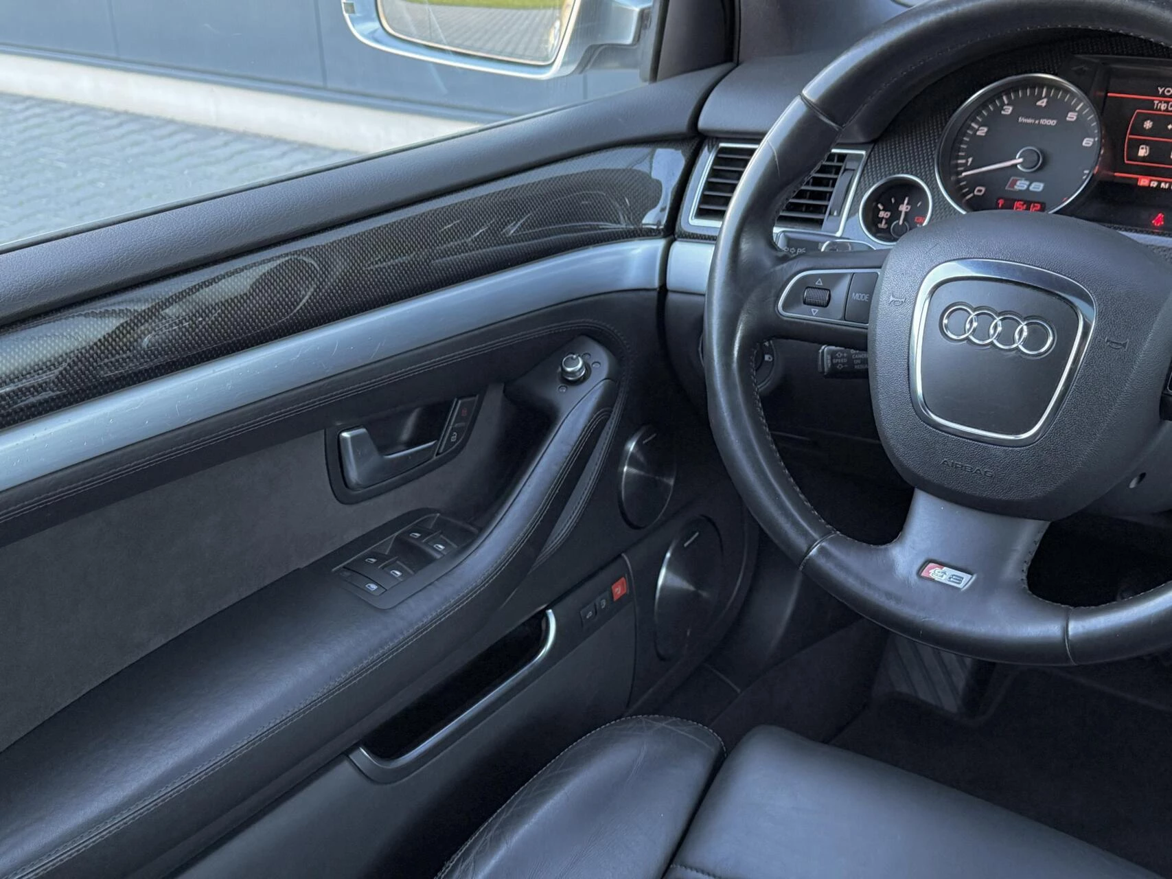 Hoofdafbeelding Audi S8