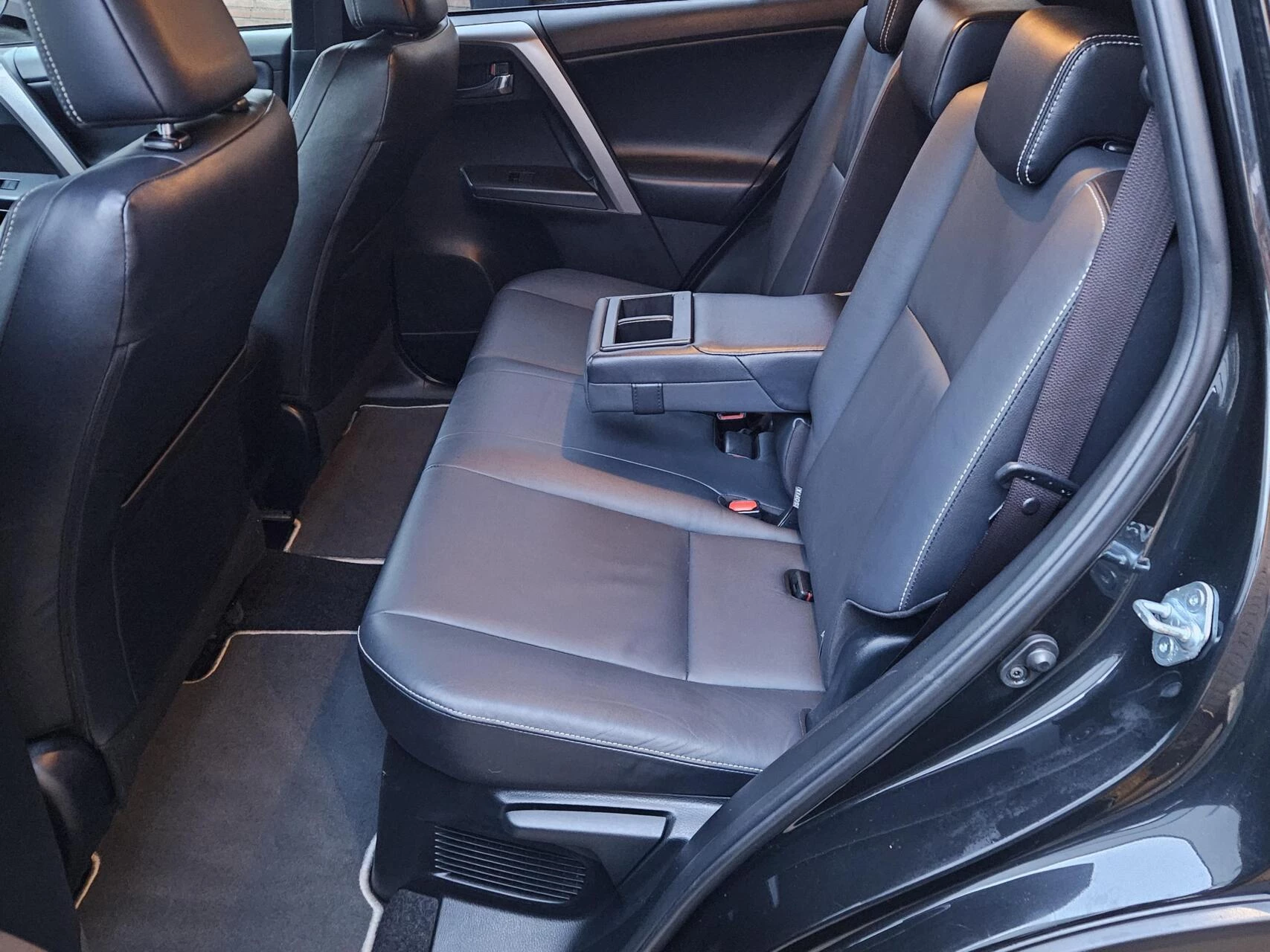 Hoofdafbeelding Toyota RAV4