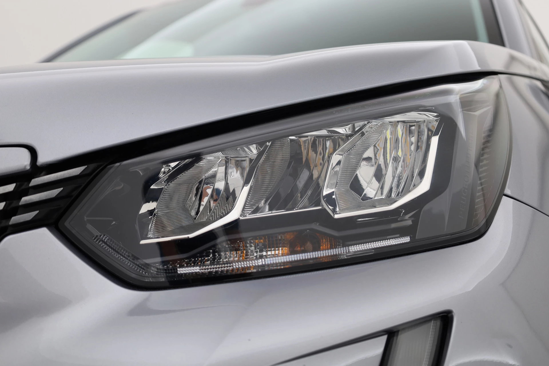 Hoofdafbeelding Peugeot e-2008