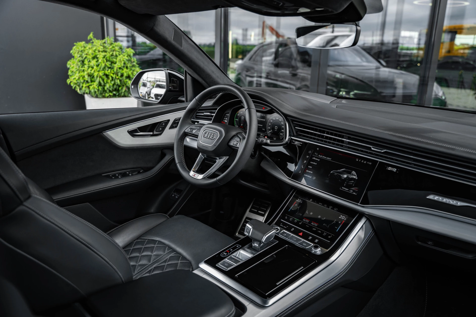Hoofdafbeelding Audi Q8