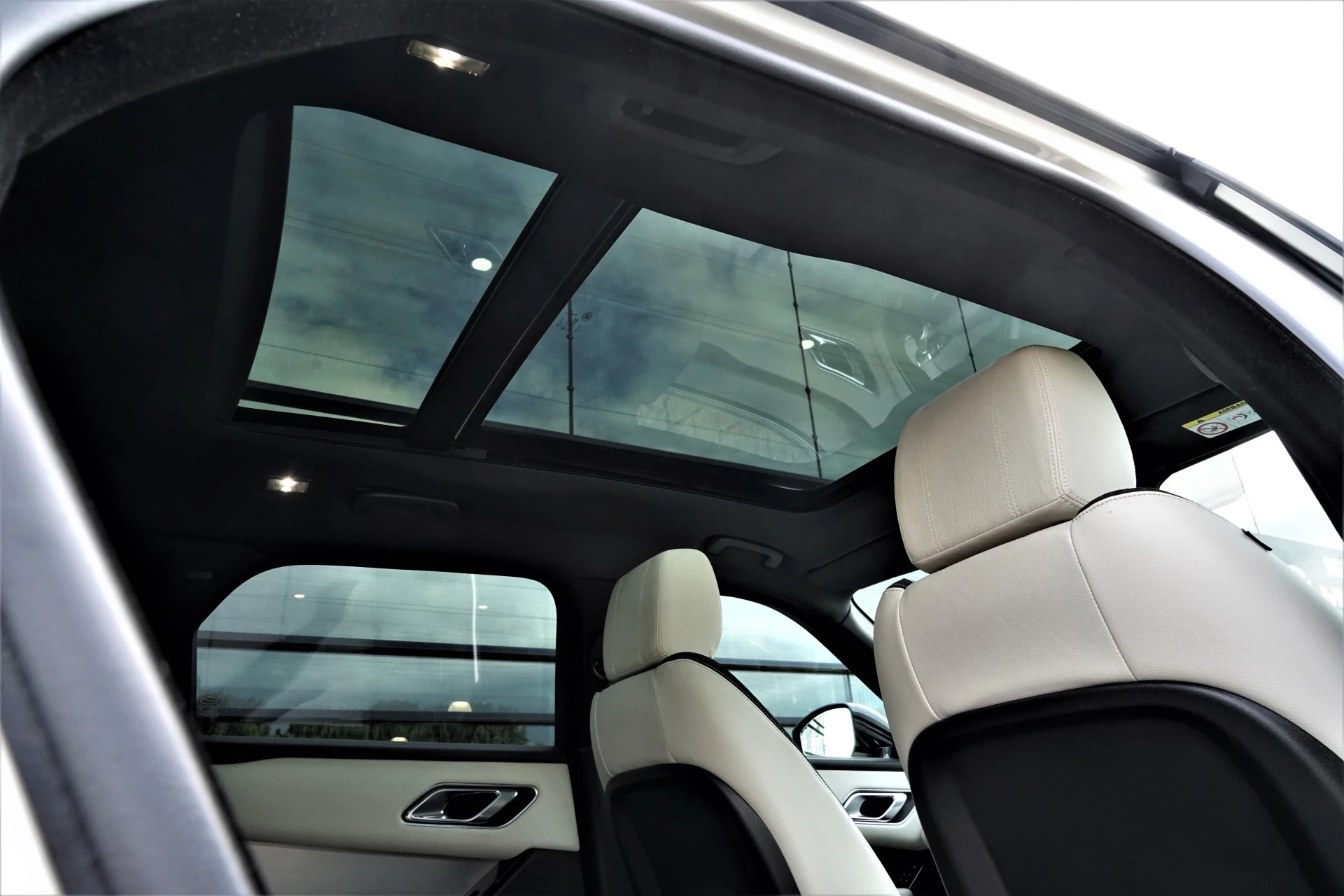 Hoofdafbeelding Land Rover Range Rover Velar