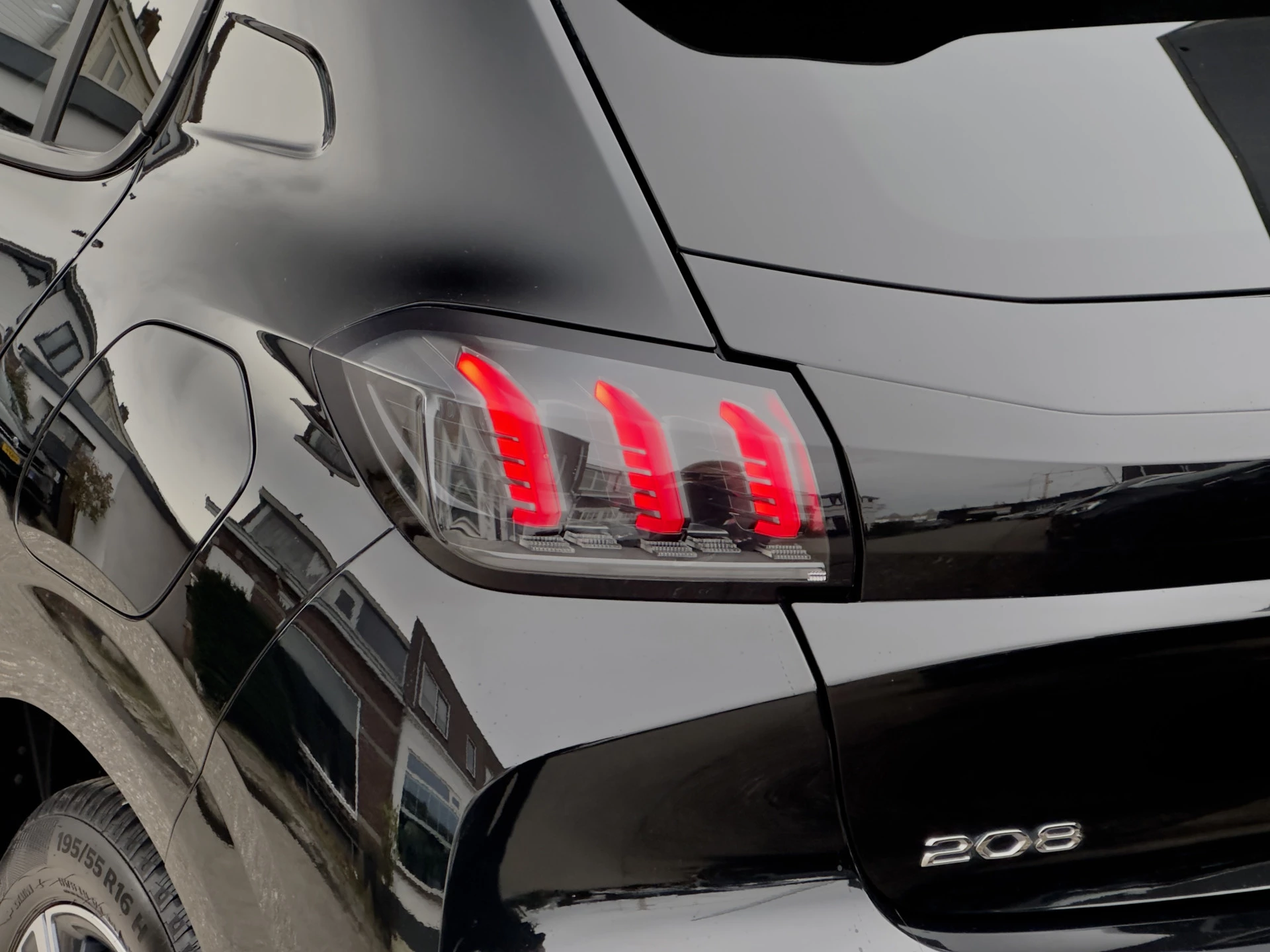 Hoofdafbeelding Peugeot 208