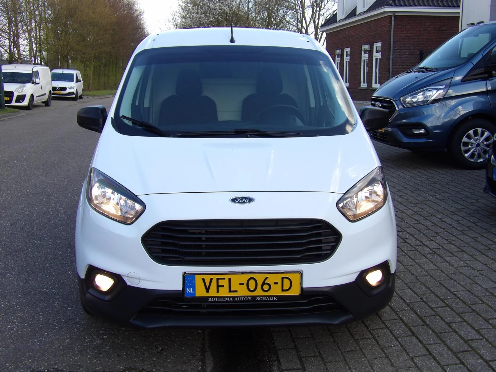 Hoofdafbeelding Ford Transit Courier