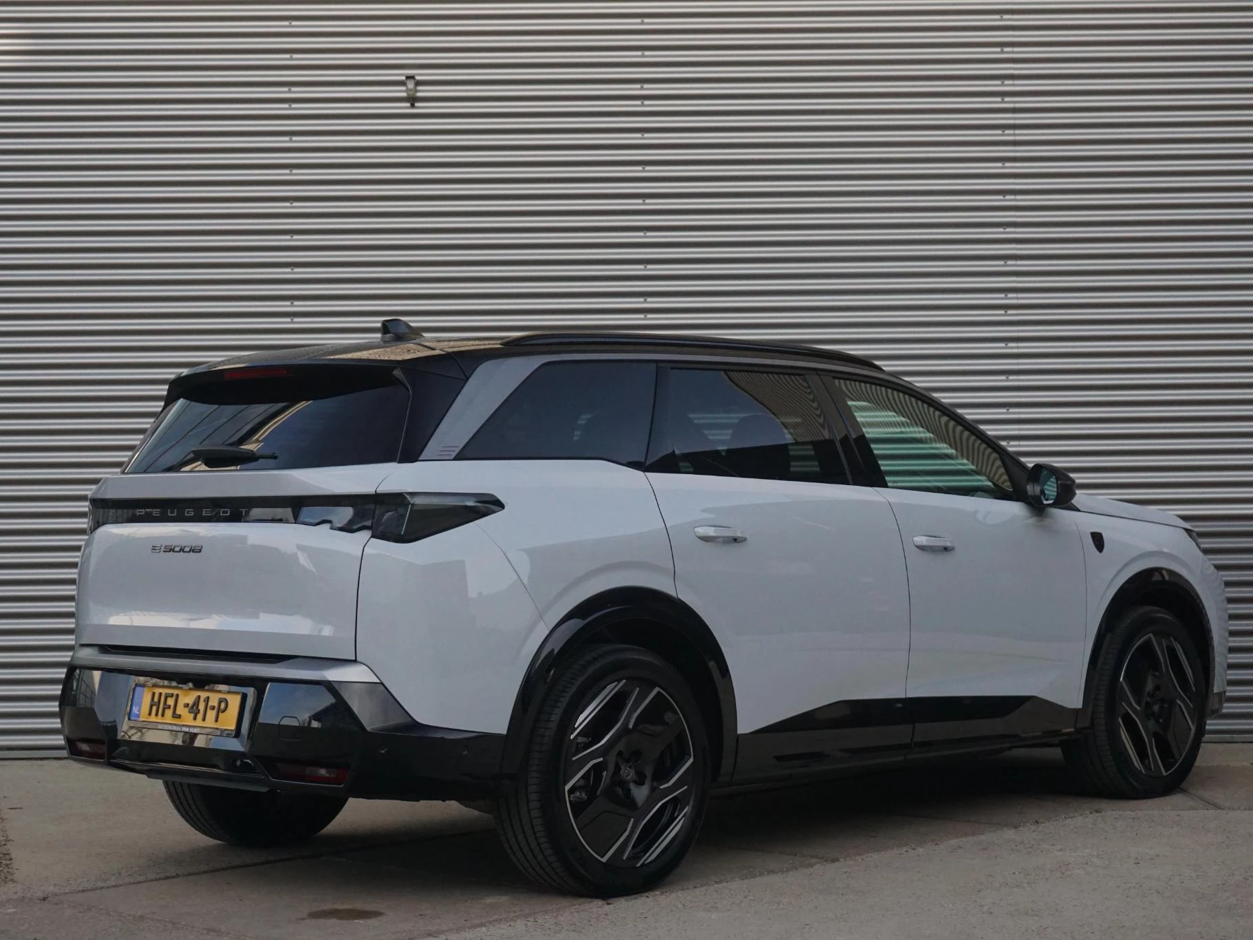 Hoofdafbeelding Peugeot e-5008