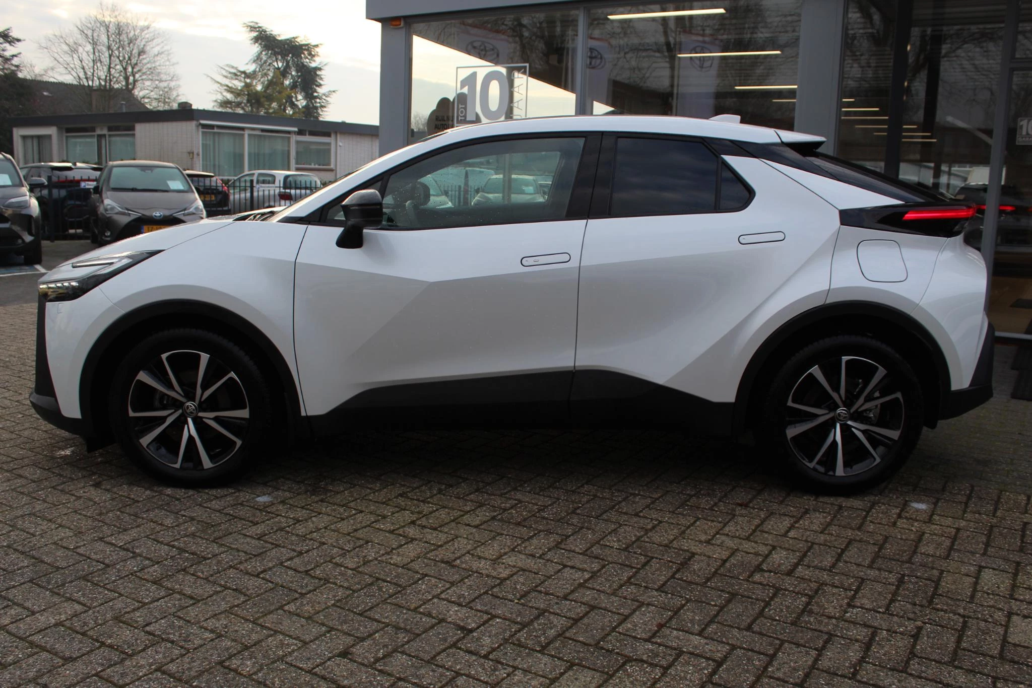 Hoofdafbeelding Toyota C-HR