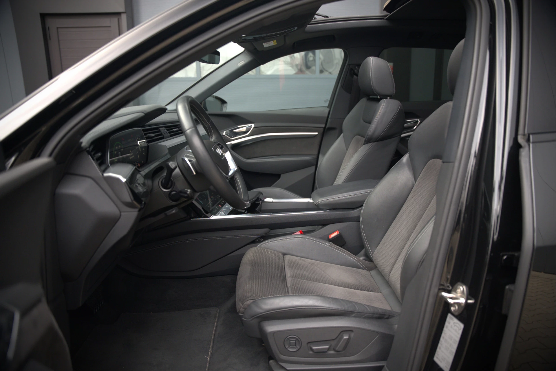 Hoofdafbeelding Audi e-tron