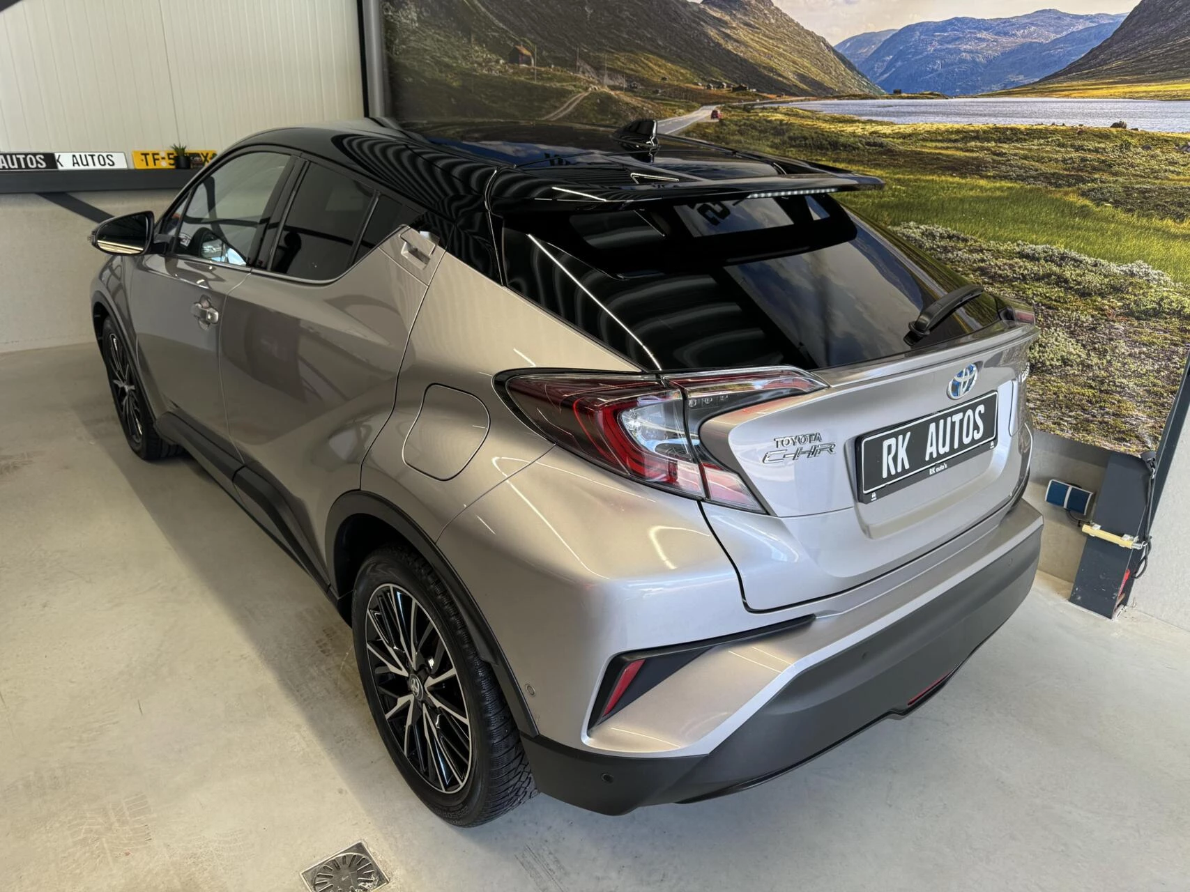 Hoofdafbeelding Toyota C-HR