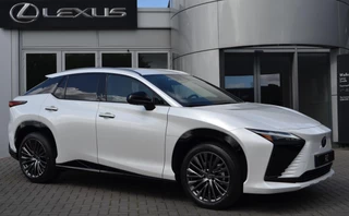 Hoofdafbeelding Lexus RZ Lexus RZ 350e 35th Edition 77 kWh NIEUW DIRECT LEVERBAAR HUD STOELVENT 20" LM-VELGEN INFRAROOD-VERW EL-STOEL