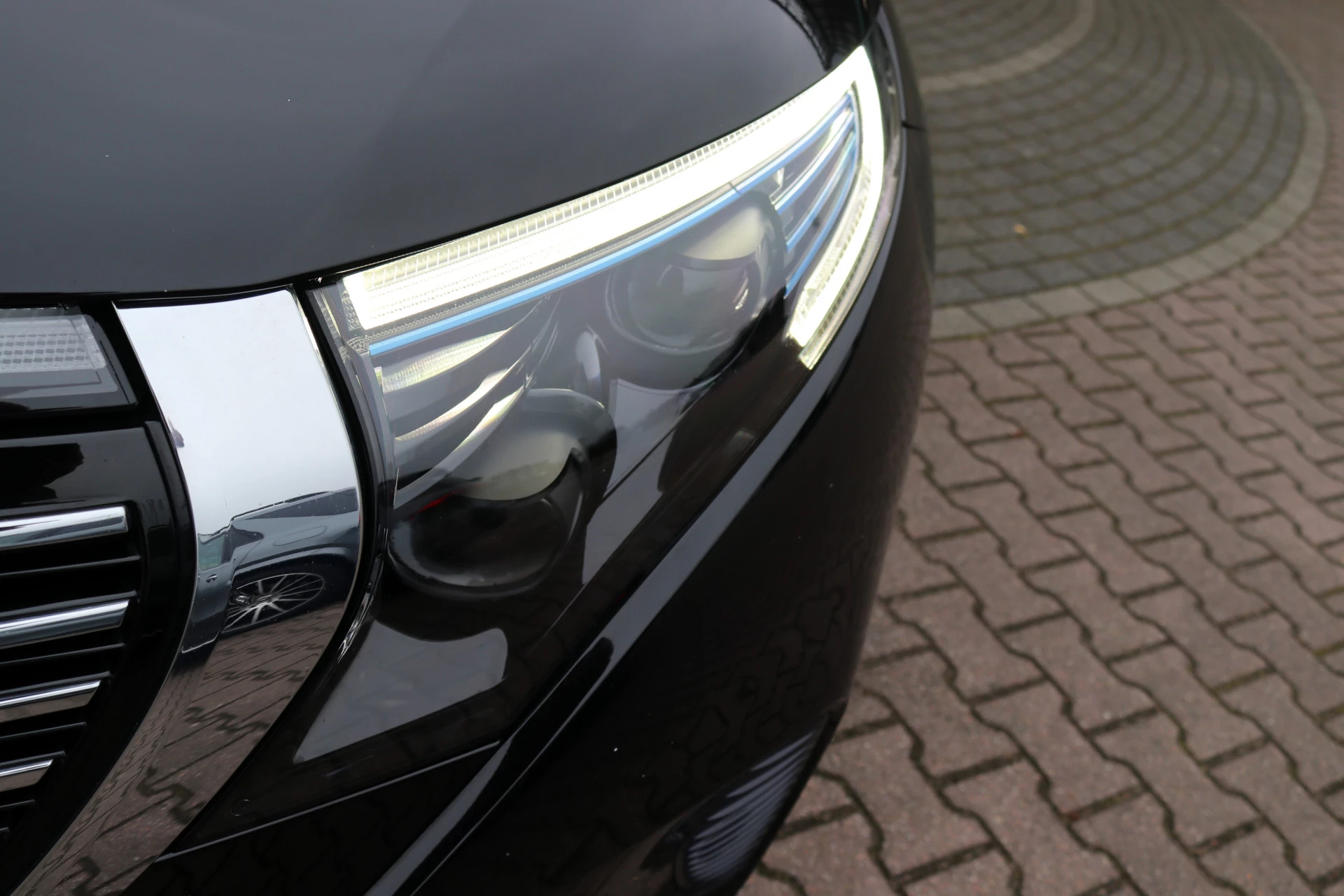 Hoofdafbeelding Mercedes-Benz EQC