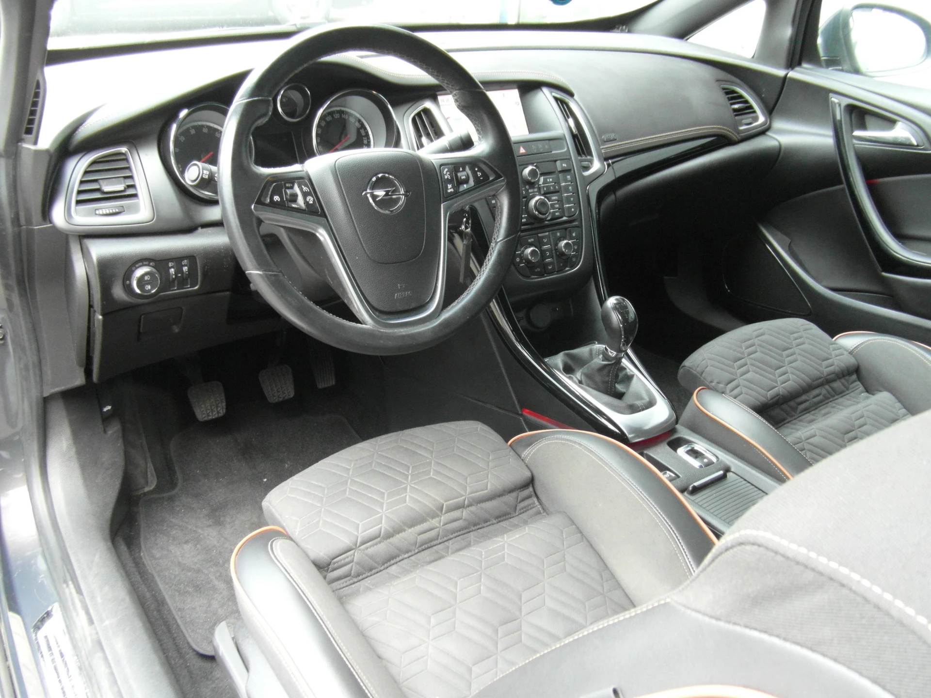 Hoofdafbeelding Opel Cascada