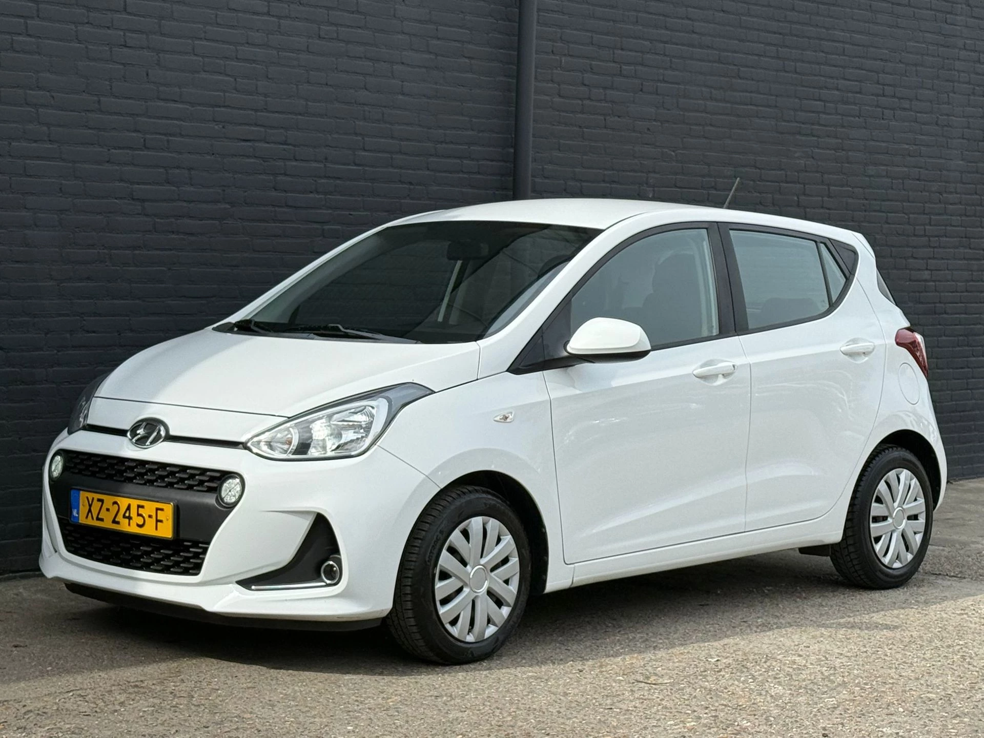 Hoofdafbeelding Hyundai i10