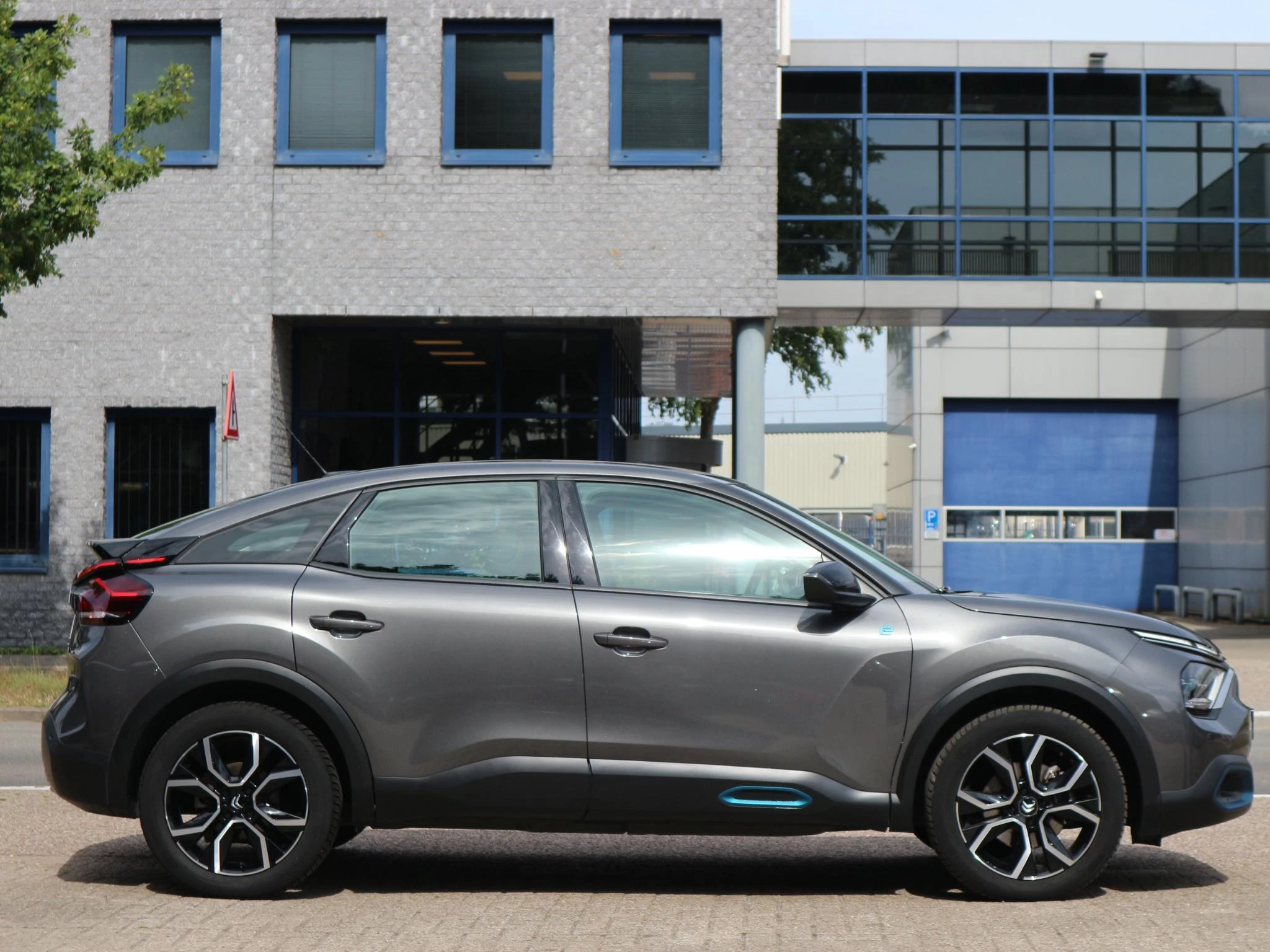 Hoofdafbeelding Citroën ë-C4