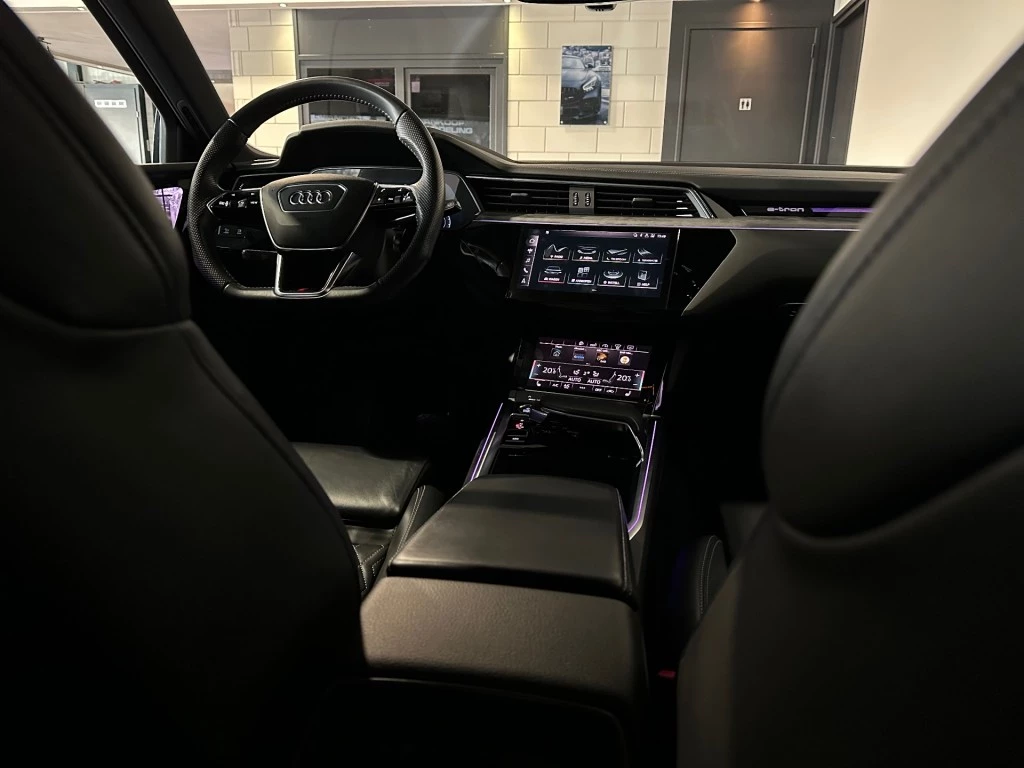 Hoofdafbeelding Audi e-tron