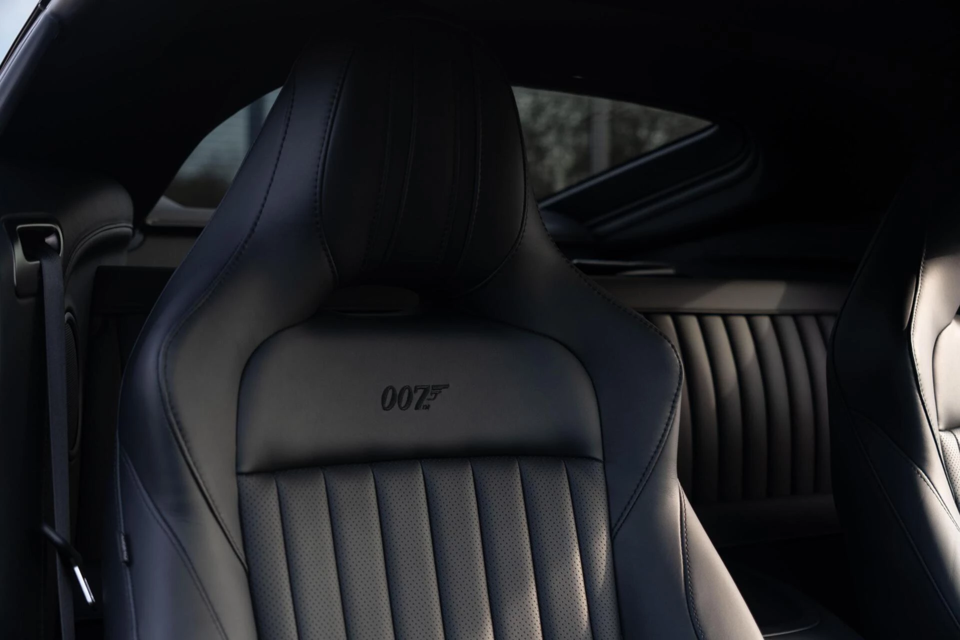 Hoofdafbeelding Aston Martin V8 Vantage