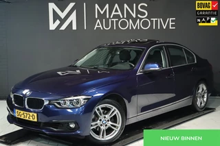 BMW 3-serie 318i High Executive / SCHUIFDAK / LEDER / CARPLAY / STOELVERW