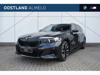 Hoofdafbeelding BMW 5 Serie BMW 5 Serie Touring 530e M Sport Automaat / Trekhaak / Adaptieve LED / Stoelventilatie / Comfort Access / Parking Assistant Plus / Stuurverwarming