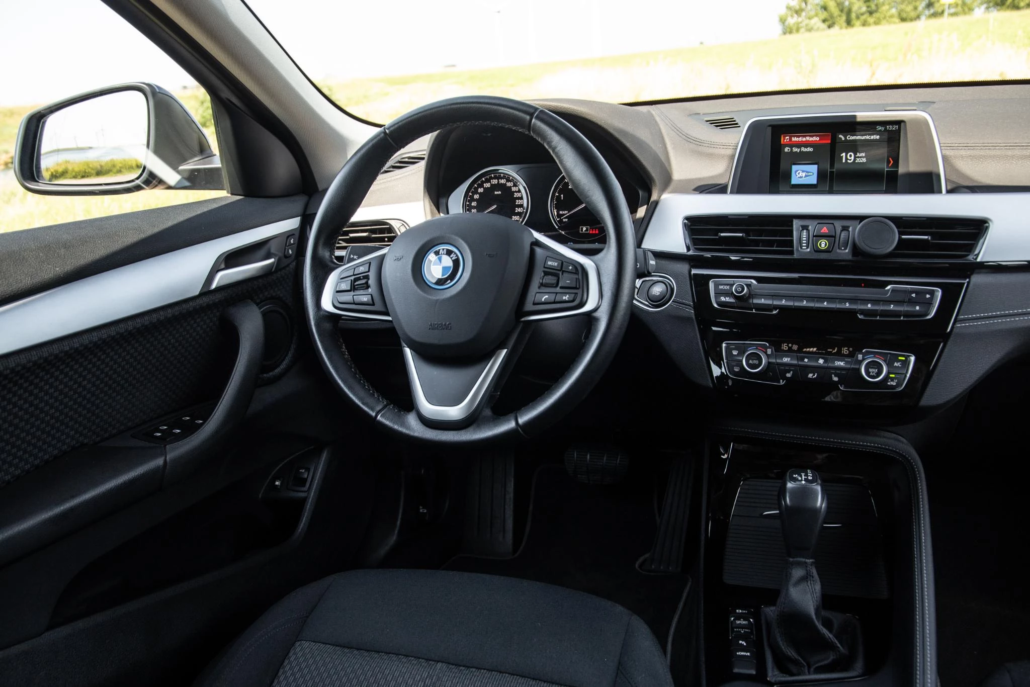 Hoofdafbeelding BMW X2