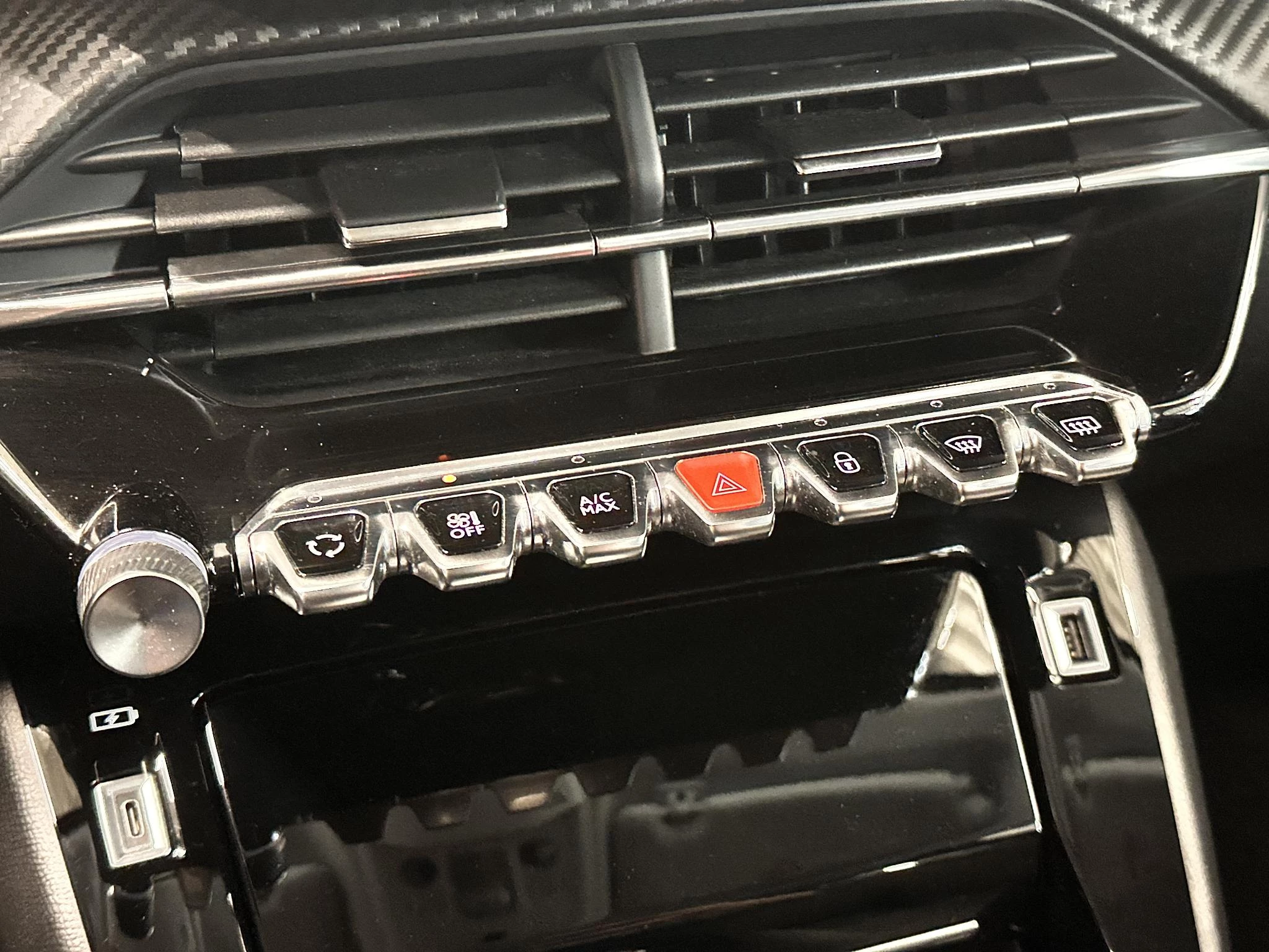 Hoofdafbeelding Peugeot e-208