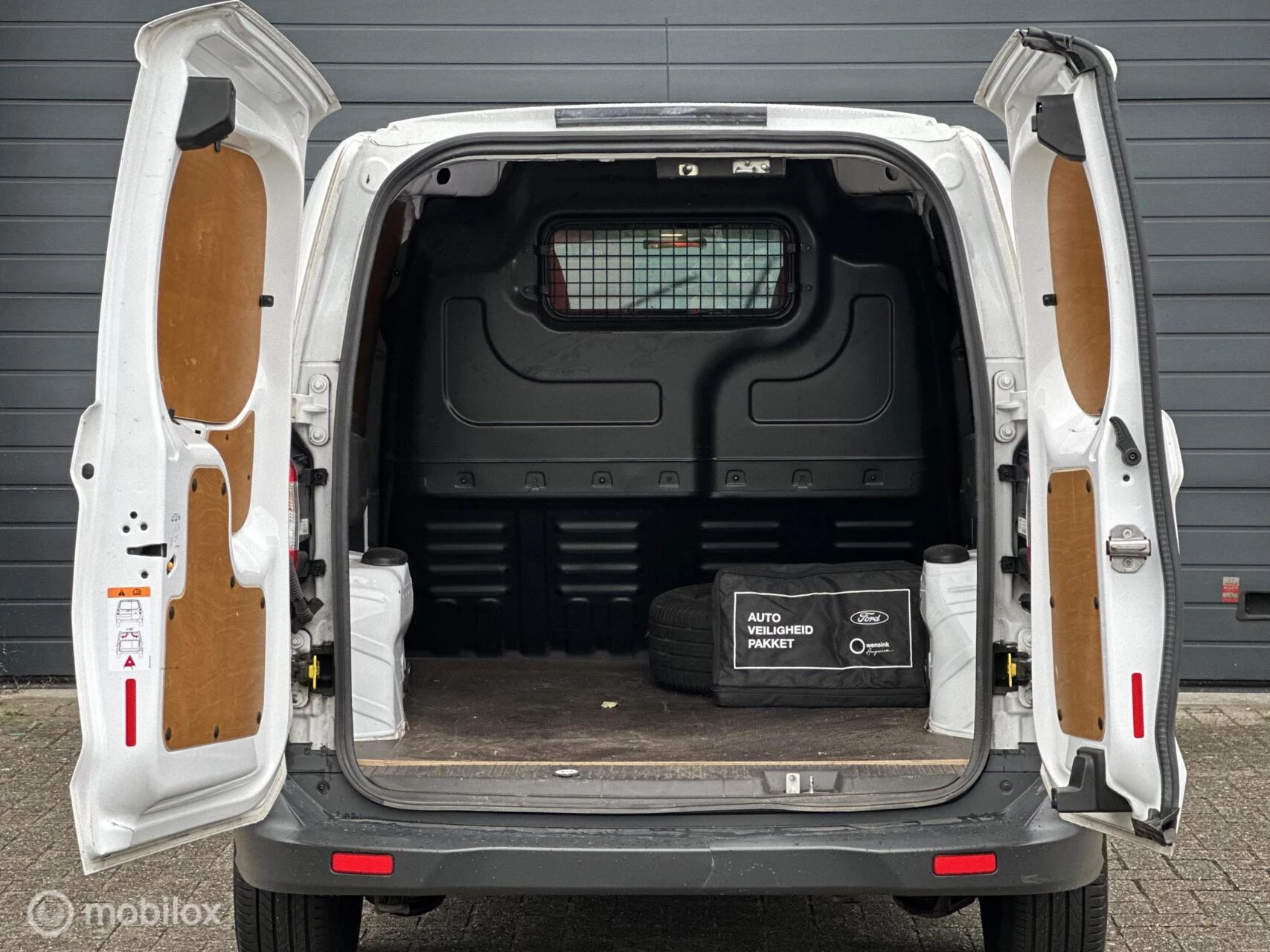 Hoofdafbeelding Ford Transit Courier