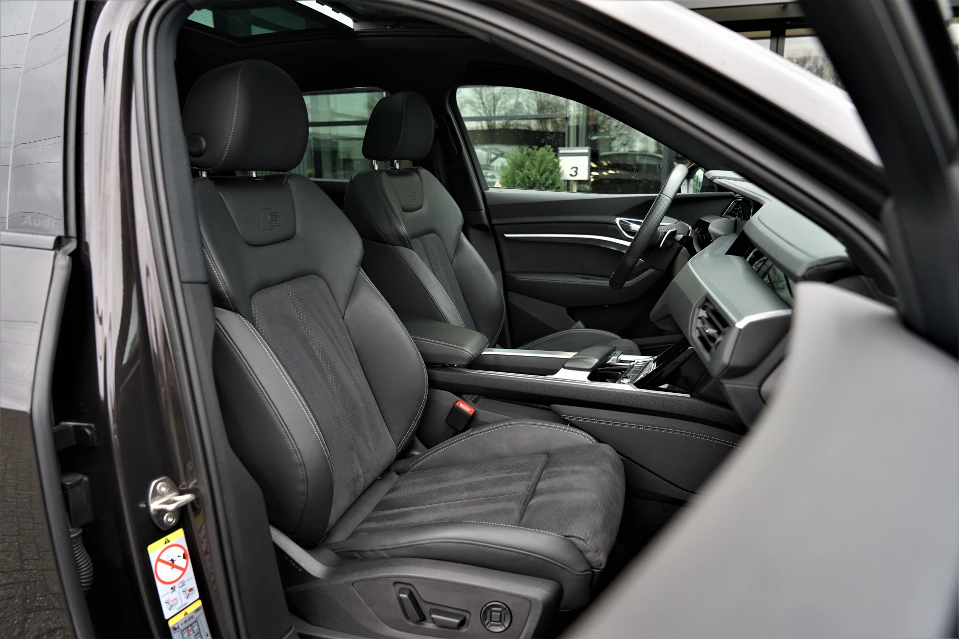 Hoofdafbeelding Audi Q8 Sportback e-tron