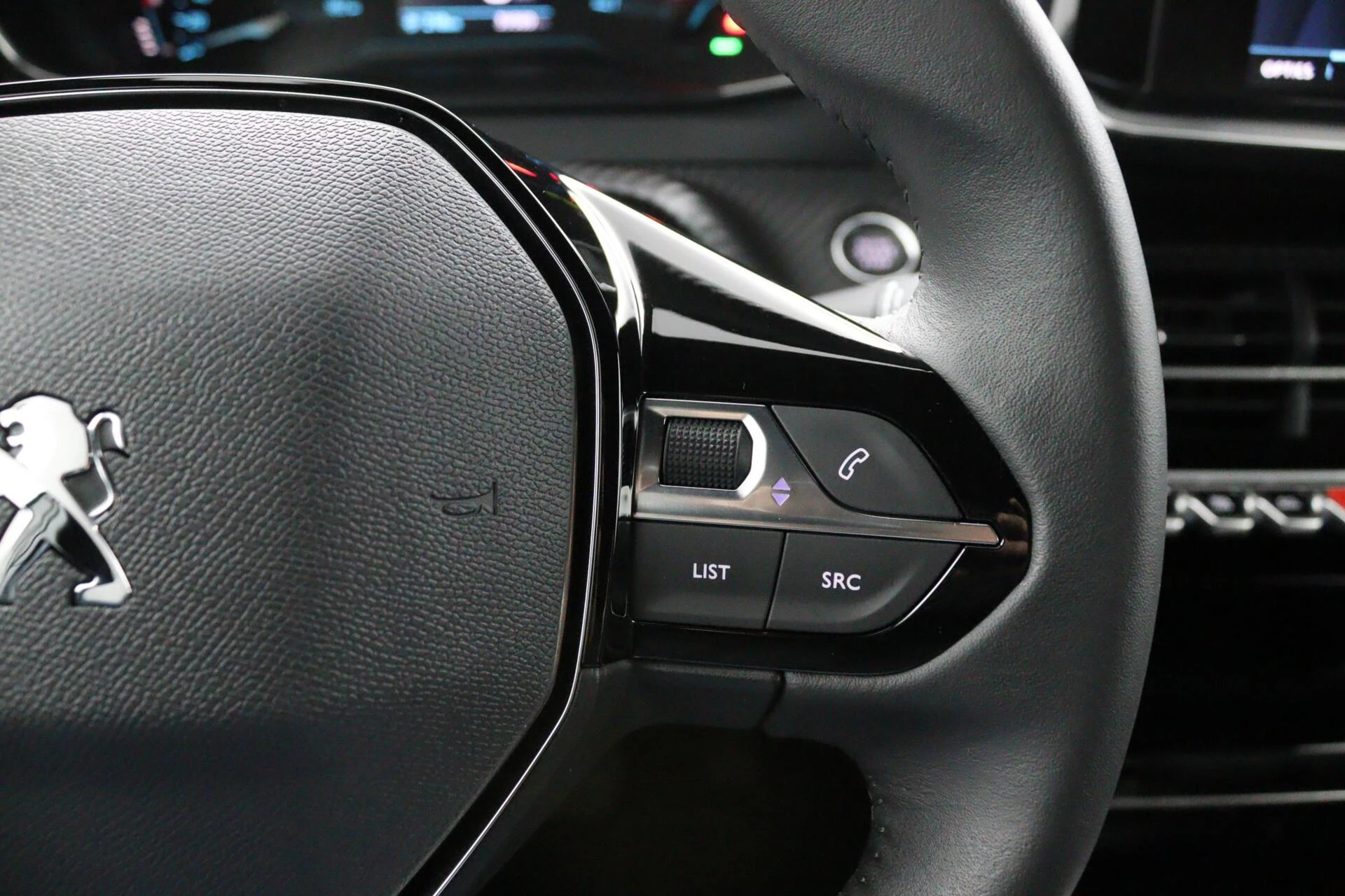 Hoofdafbeelding Peugeot e-2008