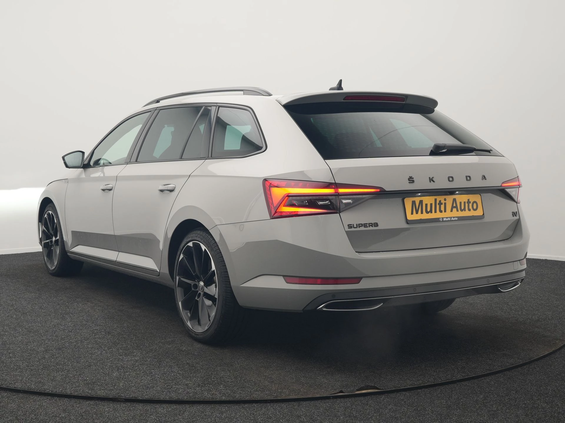 Hoofdafbeelding Škoda Superb