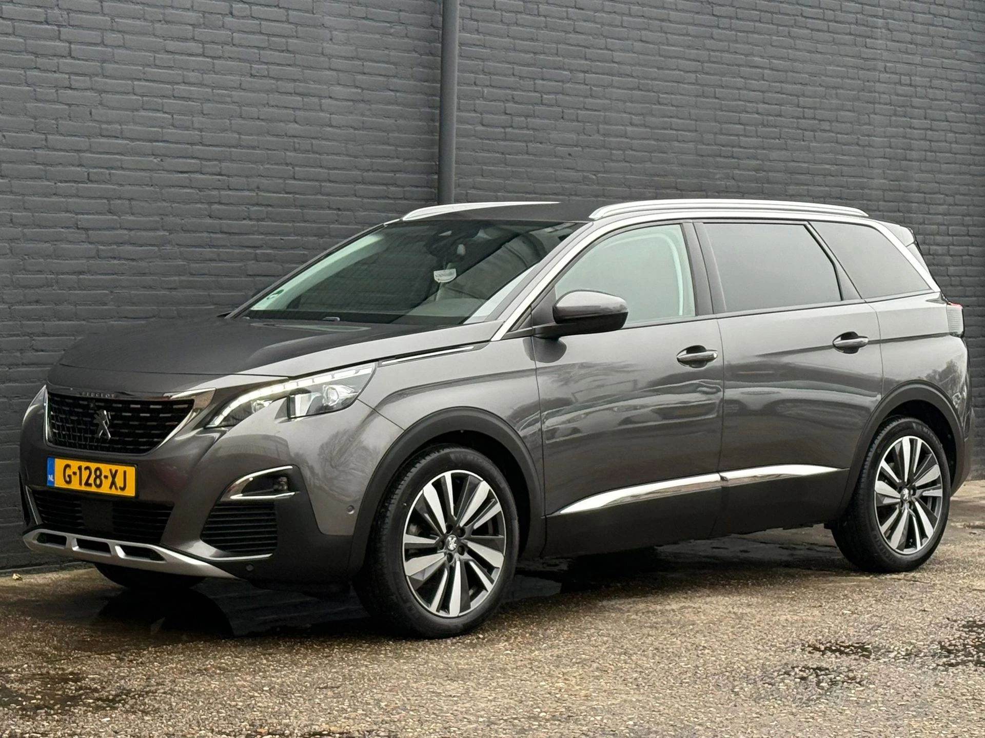 Hoofdafbeelding Peugeot 5008