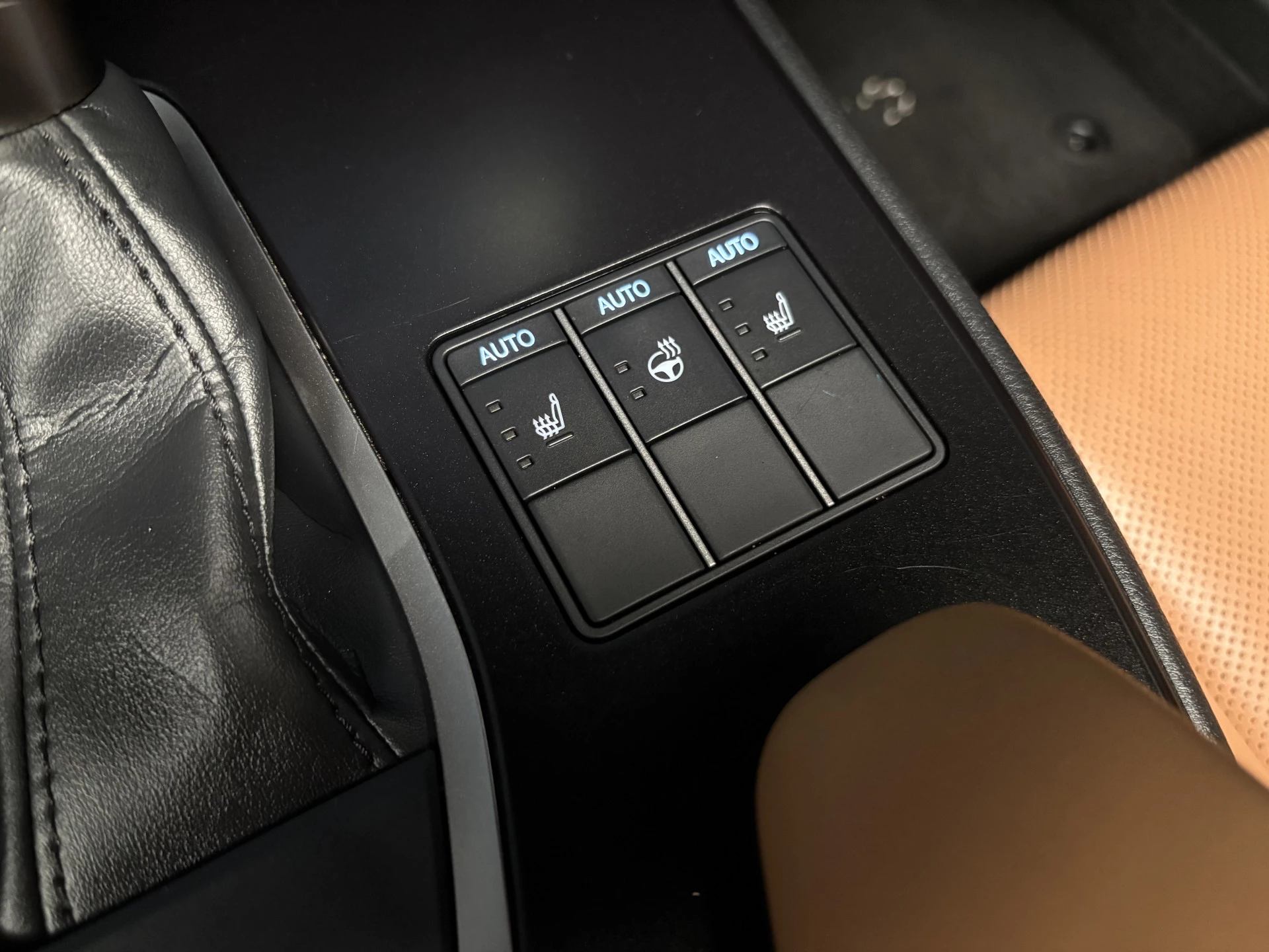 Hoofdafbeelding Lexus UX