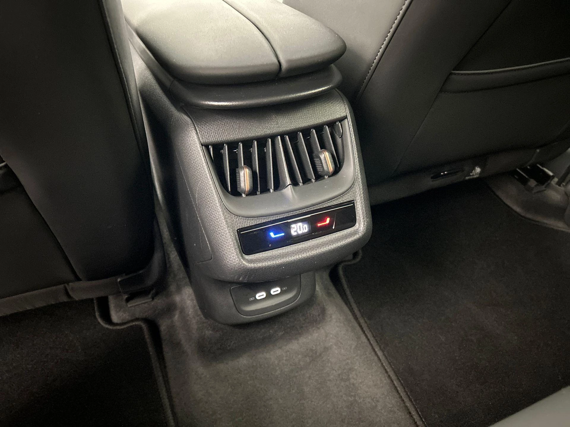 Hoofdafbeelding CUPRA Tavascan