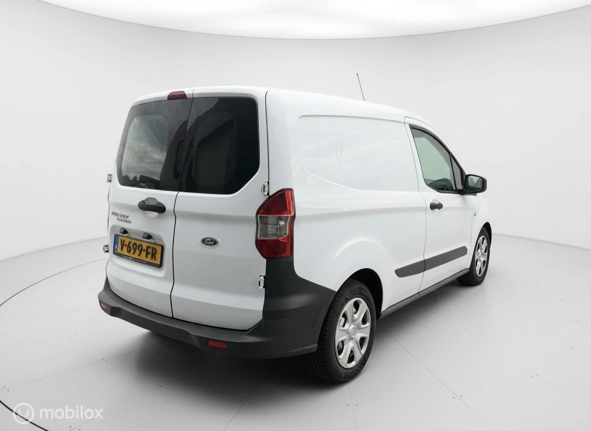 Hoofdafbeelding Ford Transit Courier