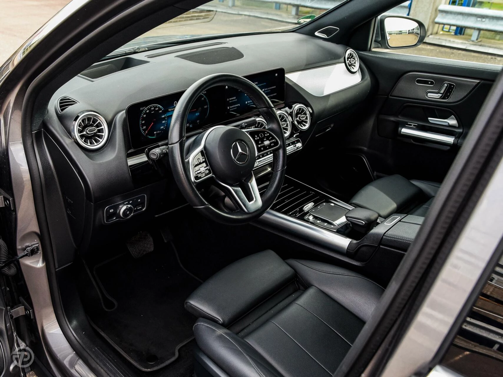 Hoofdafbeelding Mercedes-Benz EQA