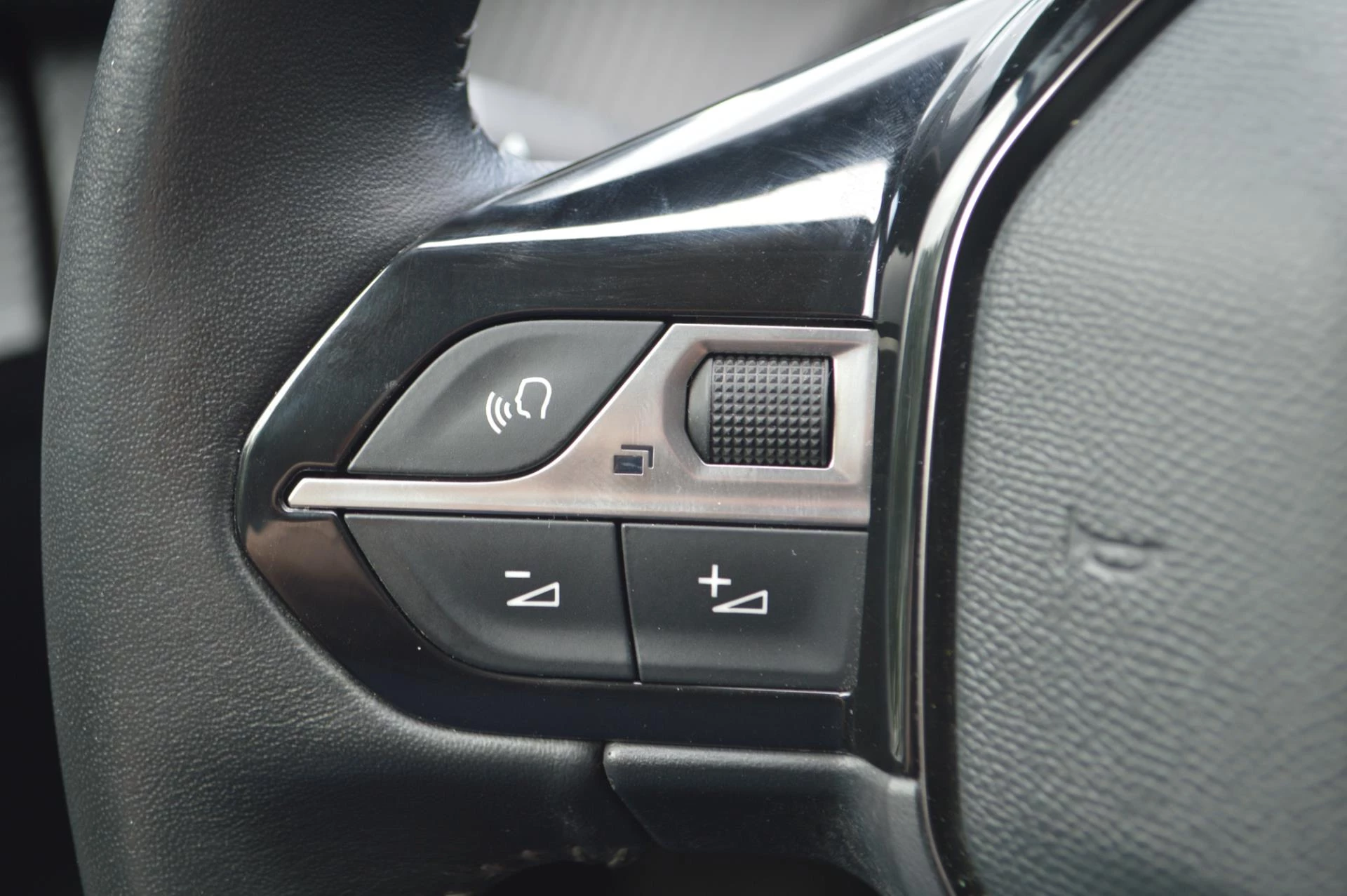 Hoofdafbeelding Peugeot e-208