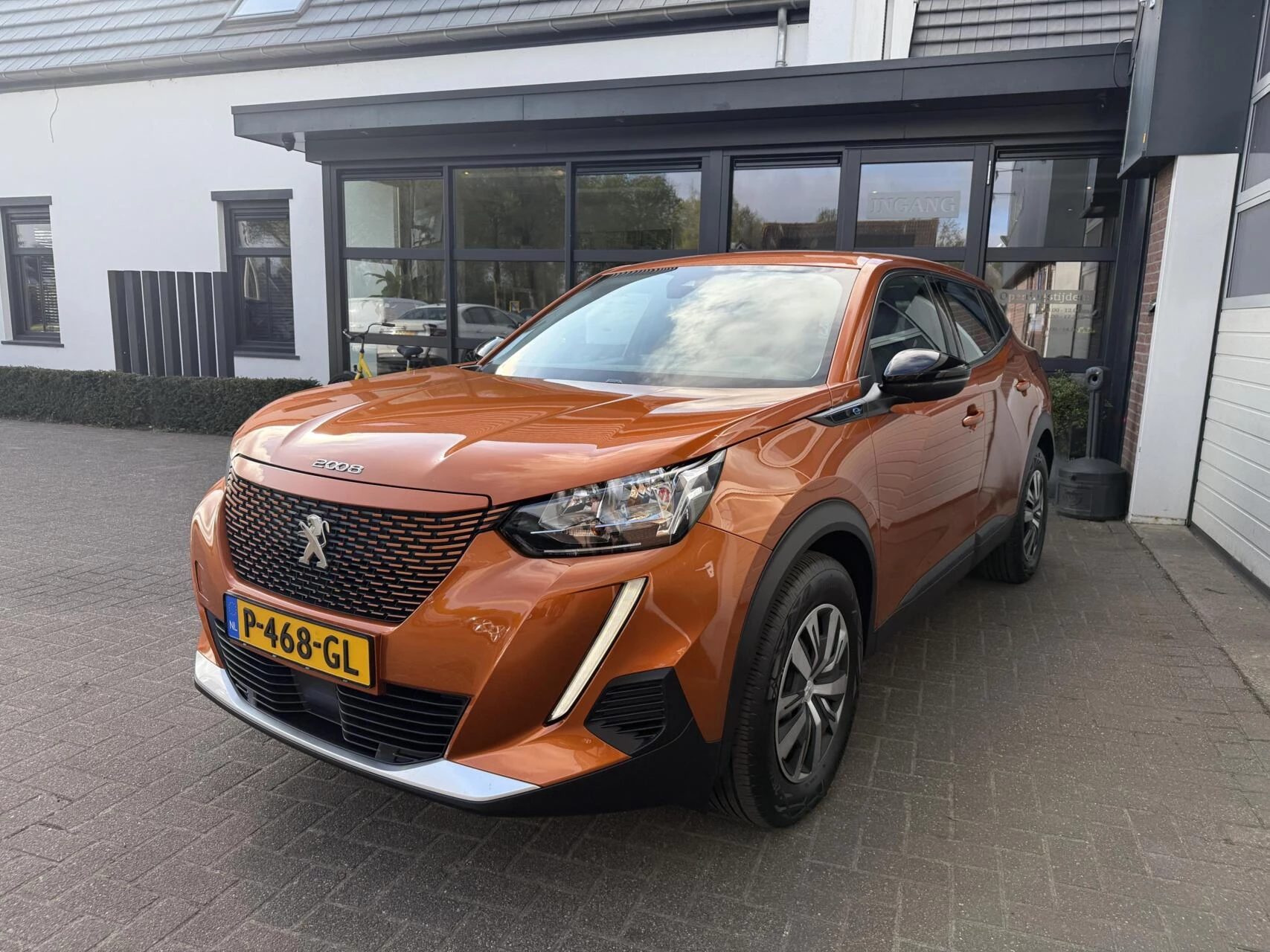 Hoofdafbeelding Peugeot e-2008