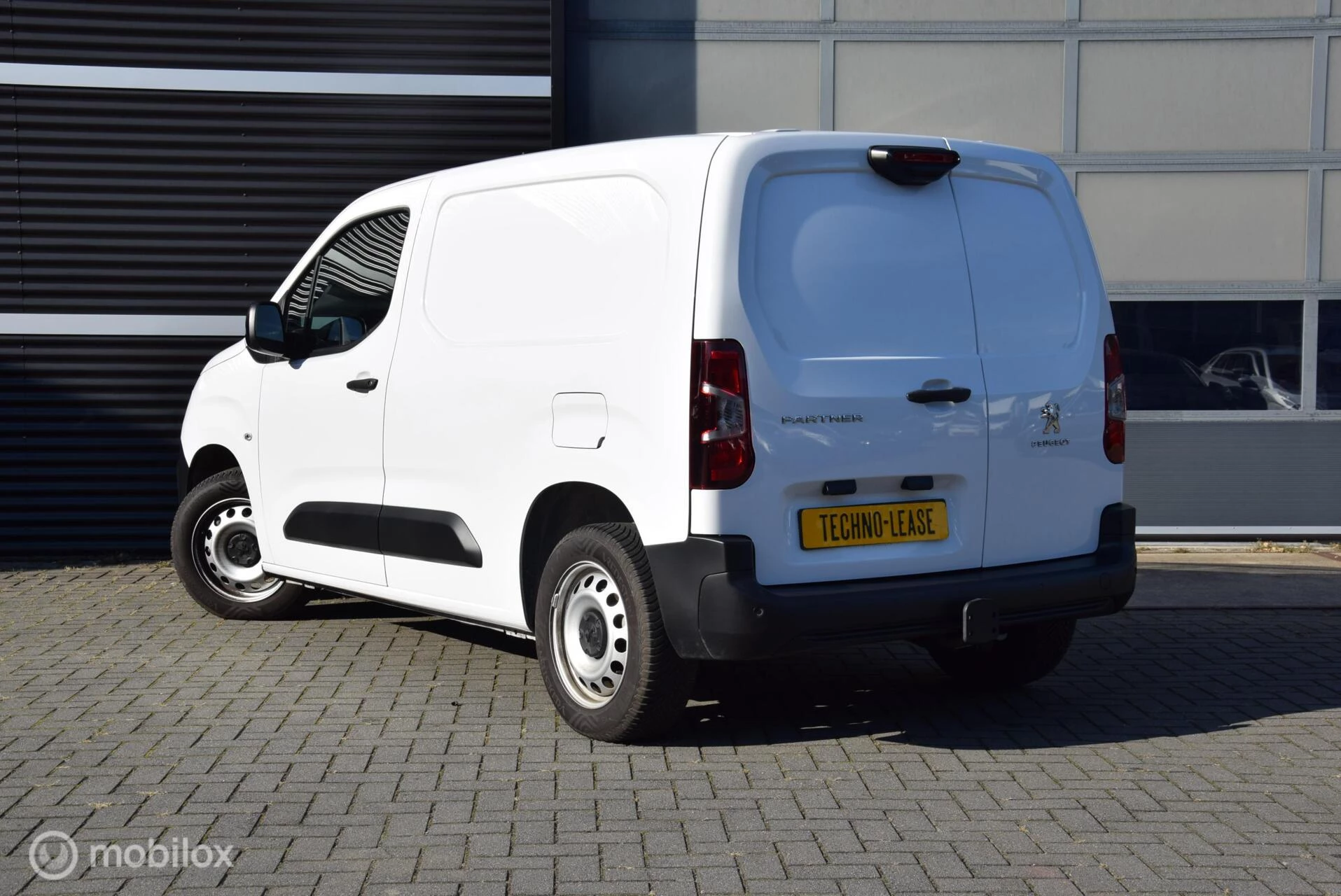 Hoofdafbeelding Peugeot Partner