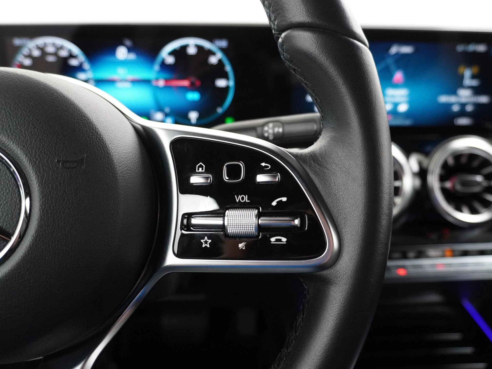 Hoofdafbeelding Mercedes-Benz EQB